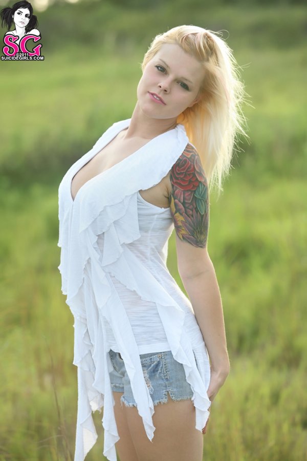 Татуировки блондинки Hungarian Rose (20 фото)